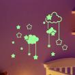 Stickers muraux phosphorescent - Sticker mural nuages &#8203;&#8203;et les étoiles - ambiance-sticker.com