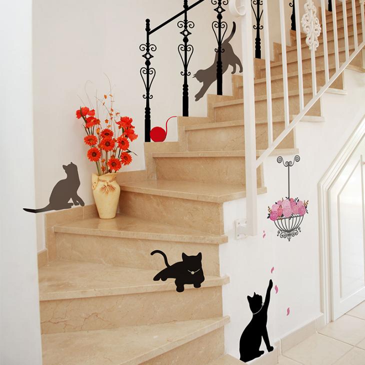 Cats, stairs and rose petals - ambiance-sticker.com