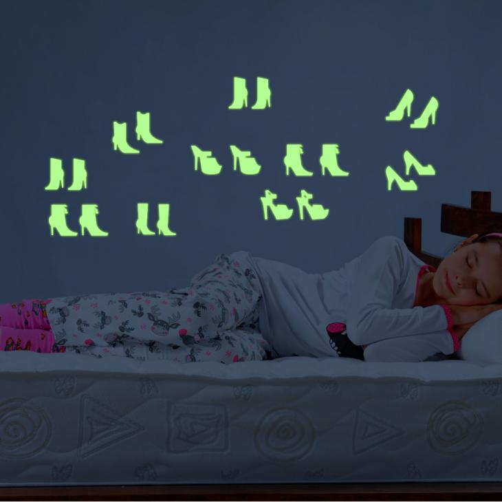 Phosphorescent  wall decals -  Wall sticker Glow in the dark Shoe pairs - ambiance-sticker.com