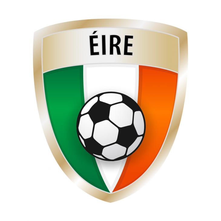Pegatinas para coche - Pegatina Bandera con el fútbol, Irlanda - ambiance-sticker.com