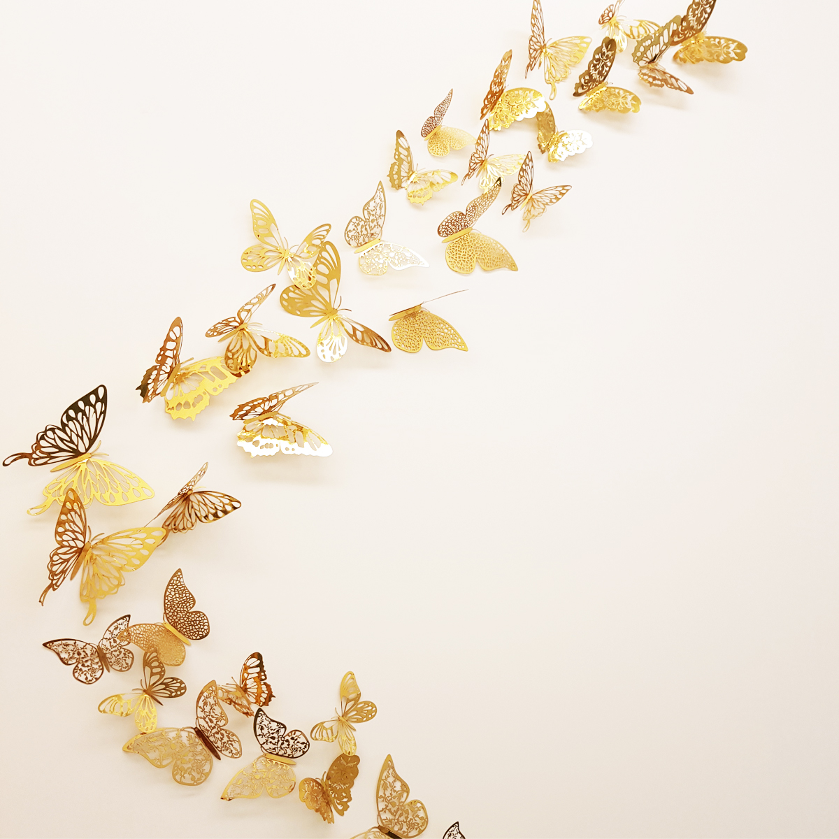 Pack de 36 papillons en papier adhésifs 3D métal dorés