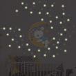 Stickers muraux Animaux - Stickers ourson mignon sur la lune et 100 étoiles + 100 étoiles phosphorescentes - ambiance-sticker.com