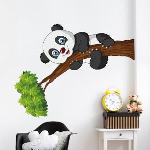 Vinilos animales panda en un árbol
