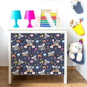 Adesivo per mobili per bambini koala innamorati su un arcobaleno