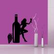 Muurstickers silhouettes - Muursticker vrouw silhouet met een fles wijn - ambiance-sticker.com
